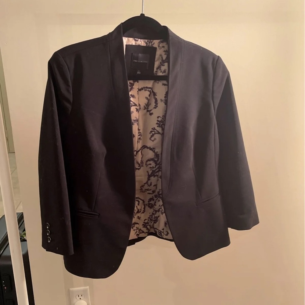 Blazer - Picture 2 of 5